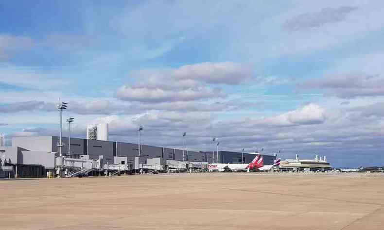 Atualmente, aeroporto tem movimentao de 11,3 milhes de passageiros. Capacidade  para 22 milhes(foto: Carlos Altman/EM/D.A Press)