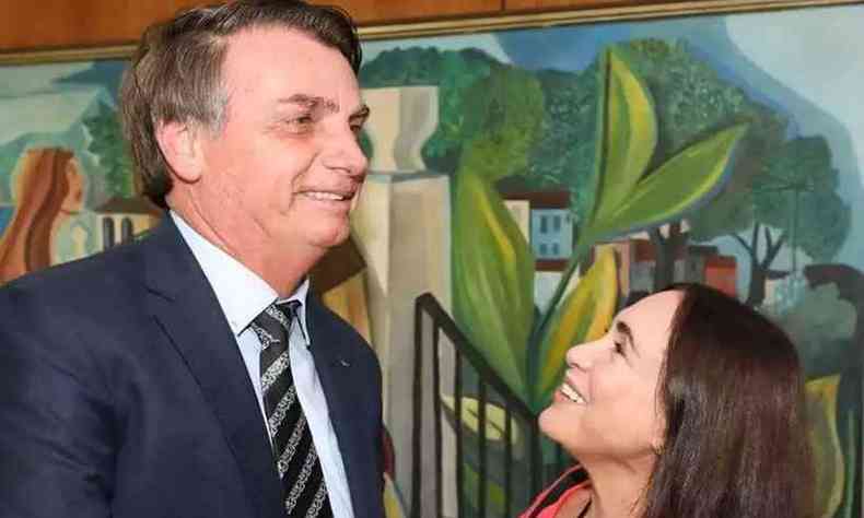 Regina Duarte no encontro com Bolsonaro que sacramentou o ''casamento'' para ela assumir a Secretaria Especial de Cultura(foto: Marcos Corrra/PR)