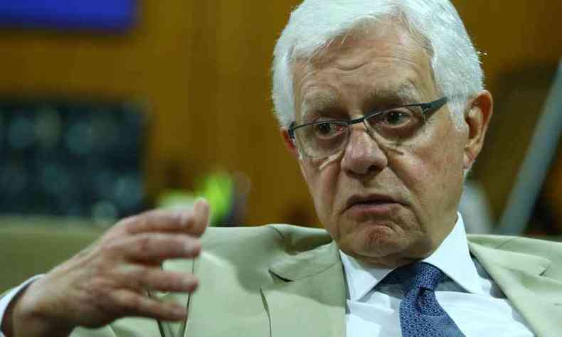 A defesa do ex-ministro classificou a priso de desnecessria, pois Moreira Franco 