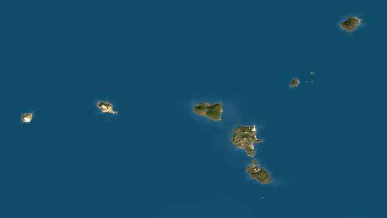 As Ilhas Elias so formadas por uma cadeia de vulces no mar Tirreno, ao norte da Siclia