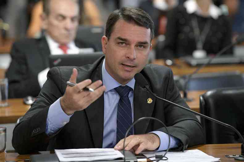 O senador Flvio Bolsonaro elogiou o comando do Patriota pela disposio de mudar os diretrios estaduais.(foto: Pedro Frana/Agncia Senado )
