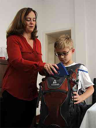 A advogada Isabella Pastore passou a preparar o lanche do filho como uma das medidas para economizar(foto: Tulio Santos/EM/D.A Press)