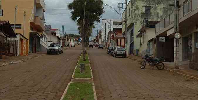 Pacata cidade que tem pouco mais de 6 mil habitantes comea a se acostumar com movimentao policial (foto: Marcos Michelin/EM DA Press)