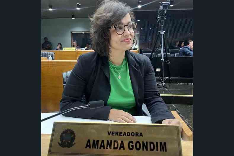 Foto de Amanda Gondim na Cmara de Uberlndia