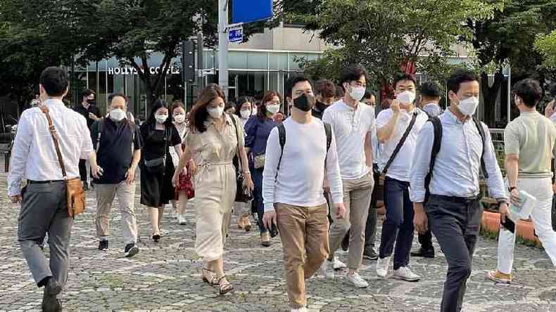 Sul-coreanos tambm voltaram a usar mscaras; pas vive seu pior momento da pandemia(foto: Getty Images)