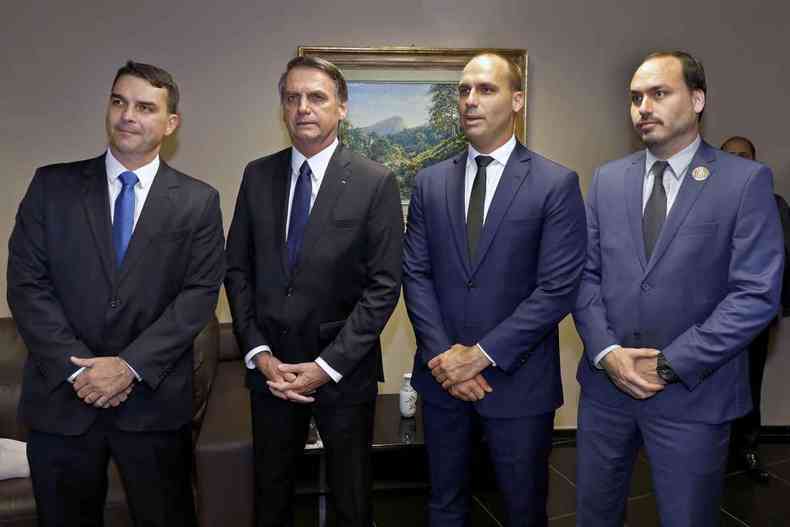Flávio, Eduardo e Carlos Bolsonaro já eram investigados por irregularidades(foto: 10/12/2018 Foto: Roberto Jayme/Ascom/TSE)