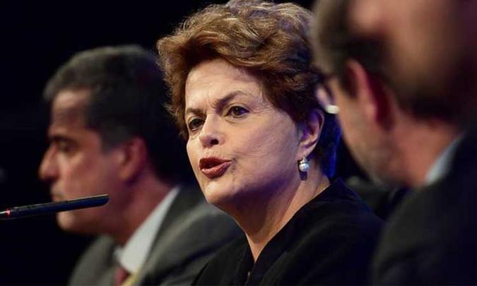 A ex-presidente Dilma Rousseff durante palestra , nesta terça-feira (10), na Casa América de Madri(foto: Pierre-Philippe Marcou/AFP) A ex-presidente Dilma Rousseff durante palestra , nesta terça-feira (10), na Casa América de Madri(foto: Pierre-Philippe Marcou/AFP)