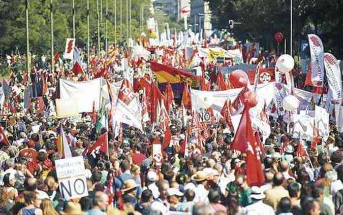 Em Madri, manifestantes contrrios ao arrocho proposto pelo governo demonstraram estar insatisfeitos (foto: Srgio Perez/Reuters)