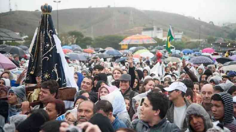 Cerca de 200 mil pessoas acompanharam visita do papa Francisco  cidade de Aparecida em 2013(foto: Marcelo Camargo/ABr)