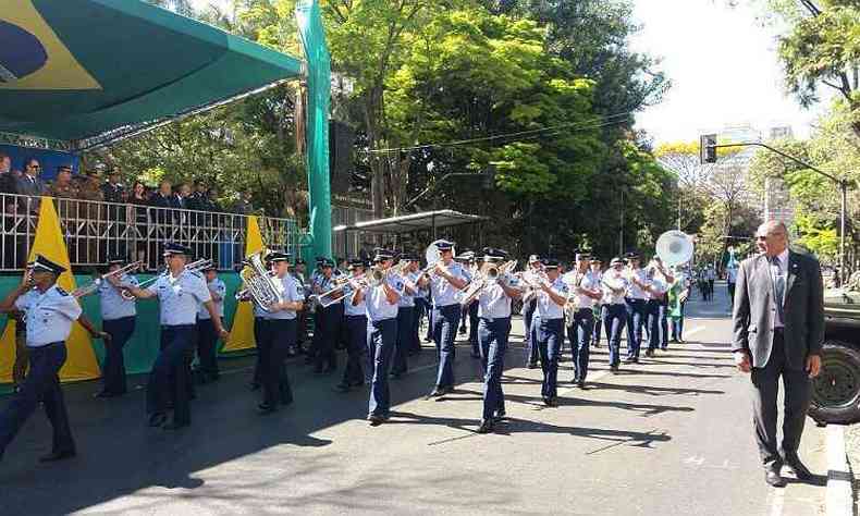 Tropas militares participam do desfile(foto: Isabella Souto/EM/D.A.Press)