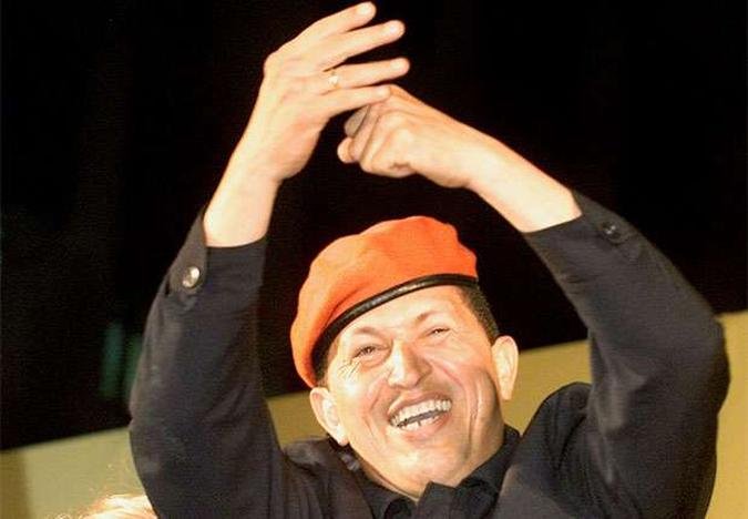 Concessão do prêmio nacional de jornalismo Simón Bolívar a Chávez provocou protestos de alguns setores da Venezuela(foto: kw/Photo by Kimberly White REUTERS) Concessão do prêmio nacional de jornalismo Simón Bolívar a Chávez provocou protestos de alguns setores da Venezuela(foto: kw/Photo by Kimberly White REUTERS)