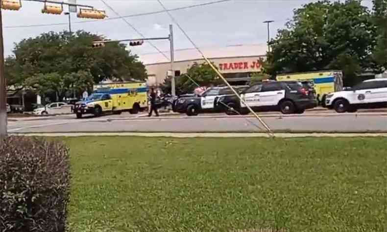 Vdeo mostra movimentao da polcia no local do tiroteio em Austin(foto: Reproduo da internet/Twitter)