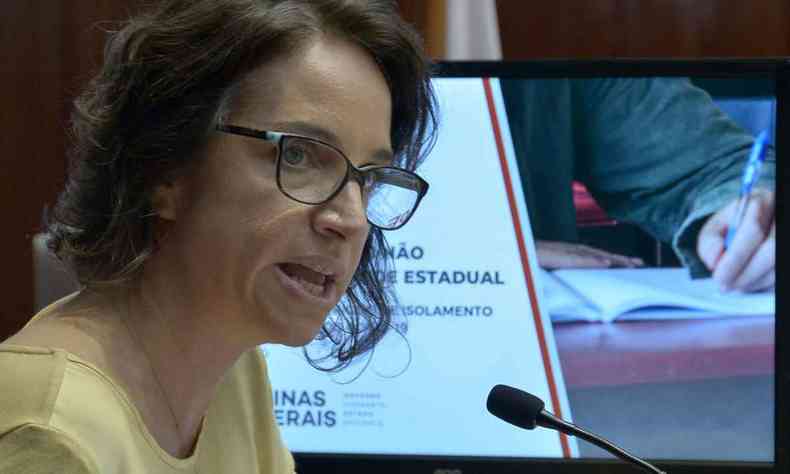 A secretria de Educao  a terceira integrante do Executivo estadual a ser ouvida pelos deputados estaduais aps o incio da pandemia.(foto: Willian Dias/ALMG)