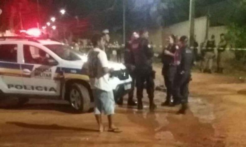 Viatura da PM no local do crime
