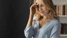 Concentrao e memria so sintomas de transio para a menopausa; entenda 