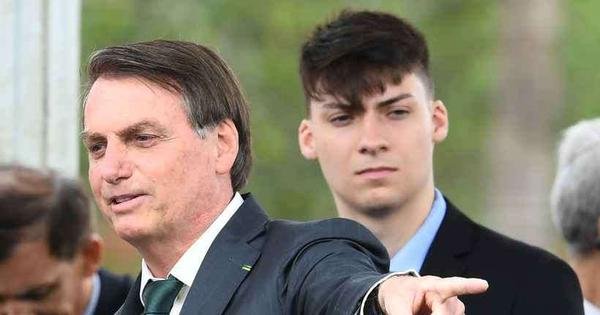 Ministro diz que recebeu filho de Bolsonaro em seu gabinete: 'Saiu calado' - Vimarsana News