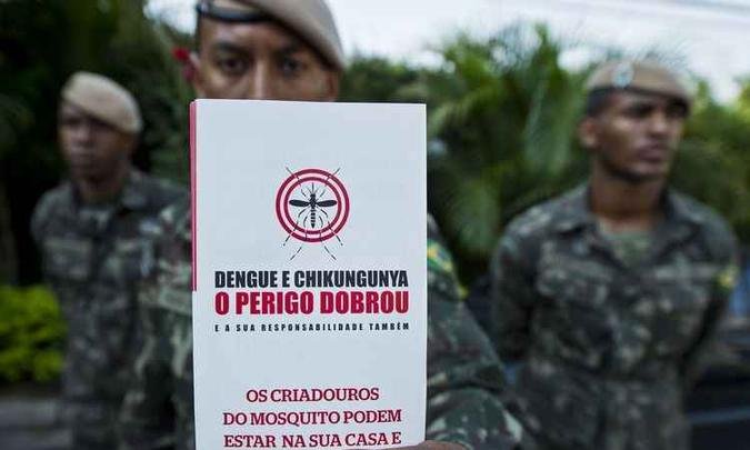Soldados do Ex�rcito j� est�o nas ruas de v�rias cidades do Brasil, como Salvador (BA) e S�o Paulo (SP)(foto: NELSON ALMEIDA/AFP)