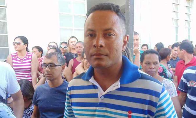 Com a perda da irmã, o serralheiro Paulo Rogério ficou desconsolado e disse que ela era realmente muito dedicada à família e ao trabalho(foto: Luiz Ribeiro/EM/DA Press) Com a perda da irmã, o serralheiro Paulo Rogério ficou desconsolado e disse que ela era realmente muito dedicada à família e ao trabalho(foto: Luiz Ribeiro/EM/DA Press)