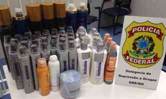 Cocana estava escondida em embalagens de cosmticos na bagagem da mulher(foto: Polcia Federal/Divulgao)