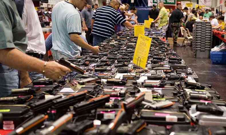 No incio da crise, a compra de armas disparou nos Estados Unidos(foto: Wikipedia )