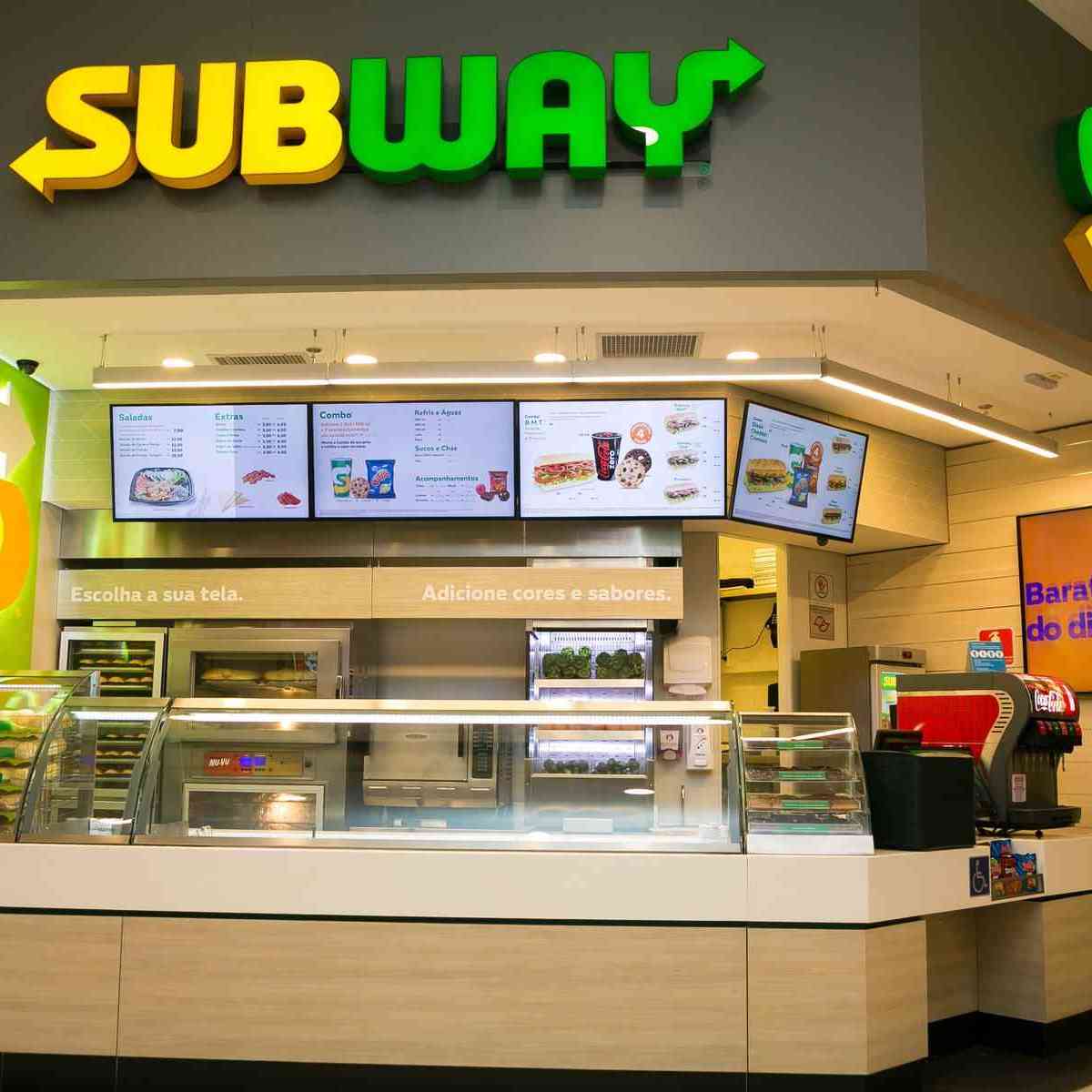 Subway doa sanduíches para instituições e profissionais da saúde