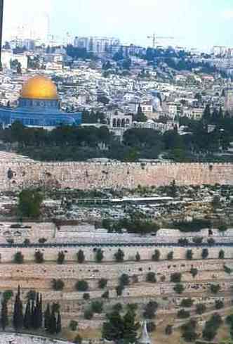 Do alto do Monte das Oliveiras, a vista da Cidade Velha de Jerusalém