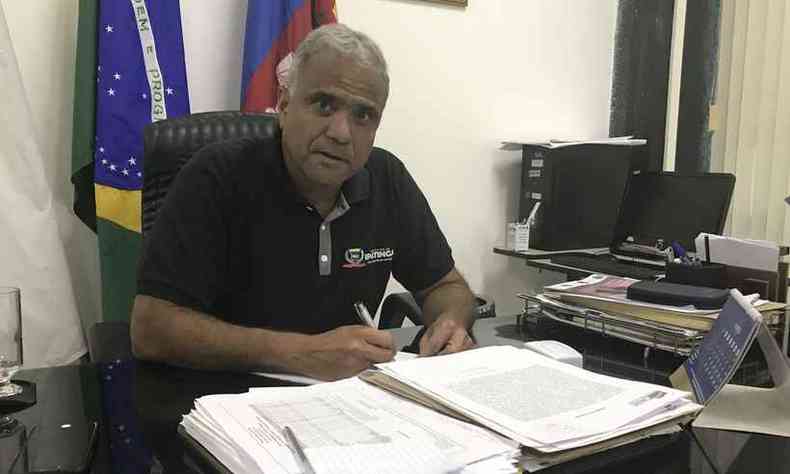 O prefeito de Ipatinga, Nardyello Rocha, anunciou a entrada do municpio na onda verde, mas alertou a populao para no relaxar nas medidas preventivas(foto: Prefeitura de Ipatinga/Divulgao)