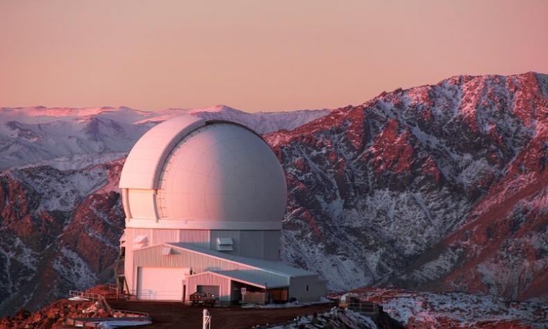Imagem de um observatrio no Chile