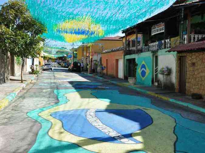 Moradores da Rua Getulio Vargas, no Bairro JK, em Contagem, abusaram da criatividade e levaram o prmio. (foto: Prefeitura de Contagem/Divulgao )