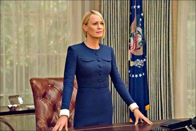 Claire Underwood (Robin Wright) est isolada dentro e fora da Casa Branca na ltima temporada de House of cards (foto: David Giesbrecht/Netflix)