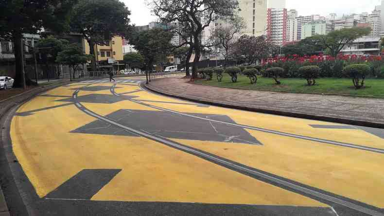 Praa Raul Soares pintada pelo movimento artstico CURA 