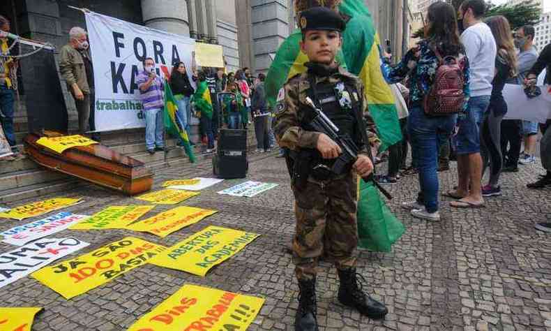 'Bolsonarinho' j  figura carimbada nas manifestaes de direita de BH(foto: Leandro Couri/EM/D.A Press)