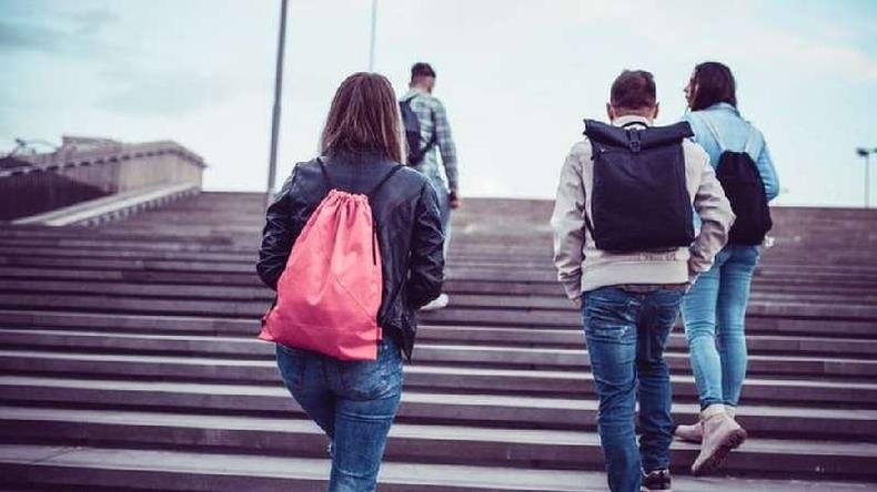 Dos quase 50 milhões de brasileiros entre 14 e 29 anos, mais de 20% - ou seja, 10,1 milhões de jovens - não completaram alguma das etapas da educação básica(foto: Getty Images) Dos quase 50 milhões de brasileiros entre 14 e 29 anos, mais de 20% - ou seja, 10,1 milhões de jovens - não completaram alguma das etapas da educação básica(foto: Getty Images)