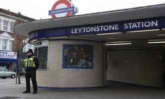 O ataque ocorreu na estao de metr de Leytonstone, no leste da capital britnica(foto: Agncia Lusa/EPA/Will Oliver/Direitos Reservados)