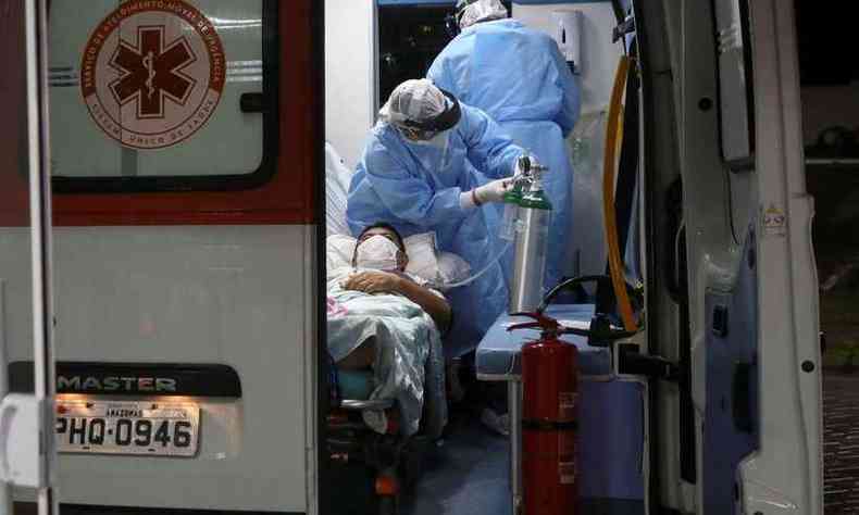 Mais de 404 mil pessoas morreram com a pandemia da COVID-19(foto: Reproduo/ Agncia Brasil)