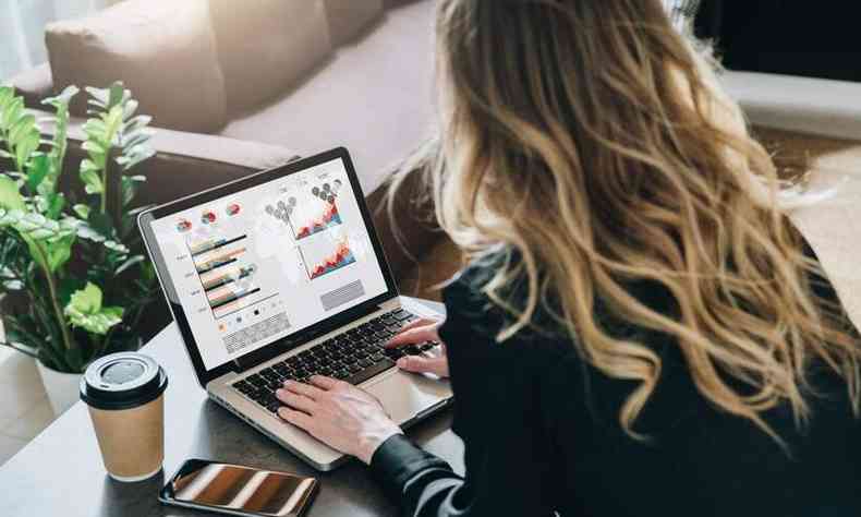 Programa oferece cursos gratuitos e a distncia de Tecnologia para mulheres(foto: Educa Mais Brasil)