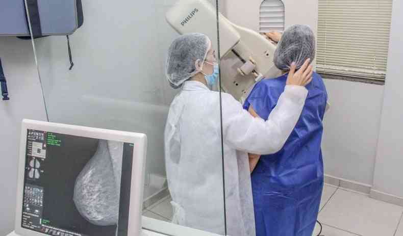 Mamografia deve ser adiada por at 30 dias aps vacinao da COVID-19