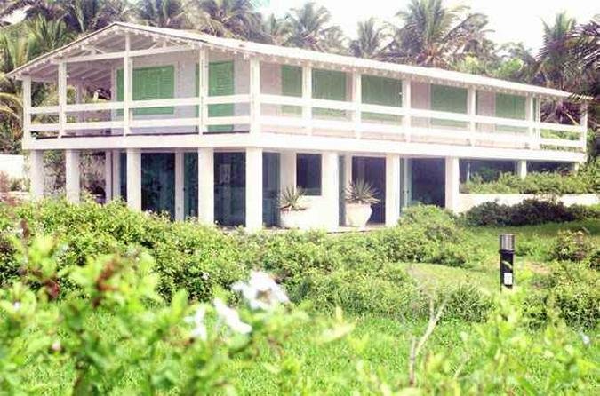 PC Farias e Suzana Marcolino foram encontrados mortos na casa de praia do empres�rio, localizada no bairro de Guaxuma, litoral norte de Macei�(foto: Juca Varella/Folha Imagem/25.06.1996 )