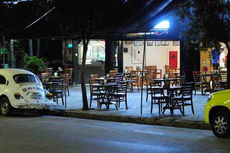 A Associao Mineira de bares e restaurantes calculam uma queda de 70% no faturamento durante o perodo de isolamento(foto: Tulio Santos/EM/D.A Press. Brasil. Belo Horizonte - MG. )