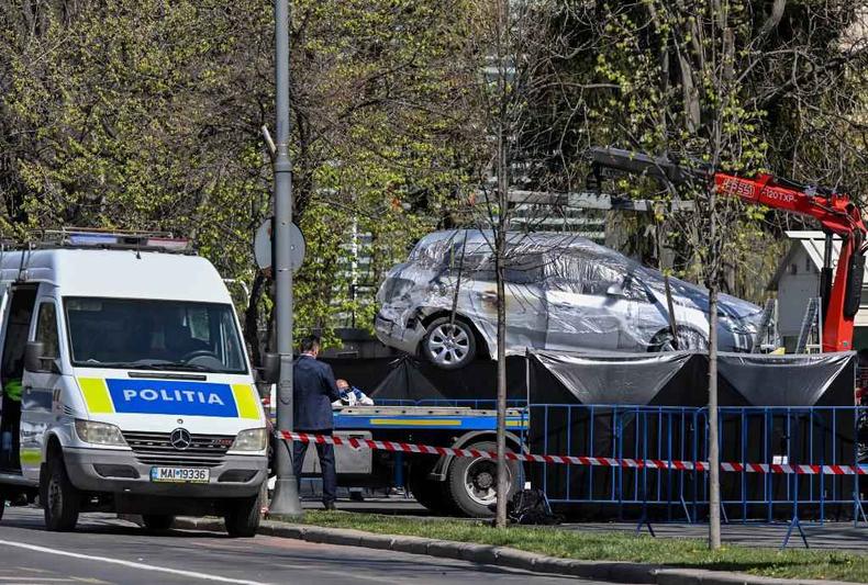 carro batido na embaixada russa na Romnia