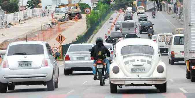 Cristiano Machado: percurso entre o aeroporto e o centro de BH  complicado por intervenes como a do BRT(foto: PAULO FILGUEIRAS/EM/D.A PRESS)