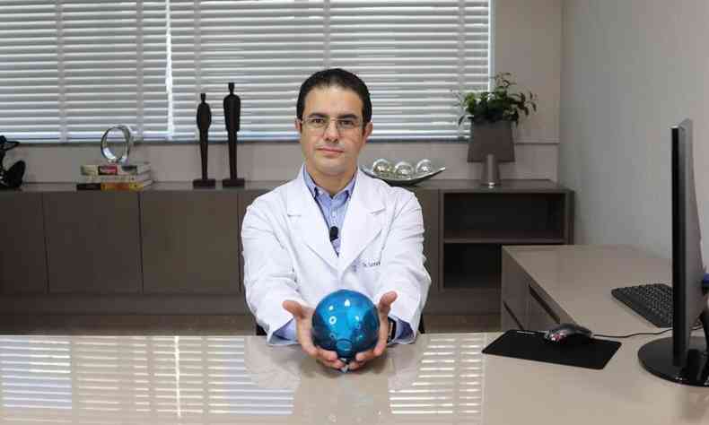 Dr. Leonardo Salles