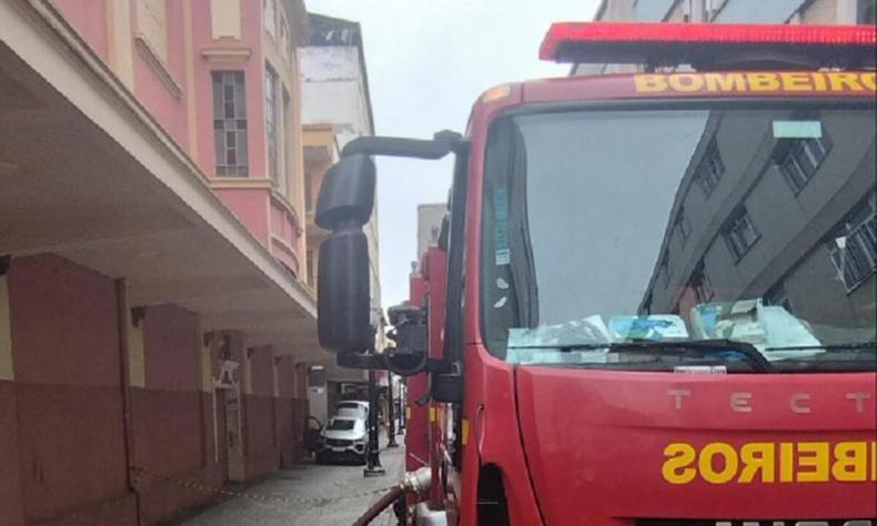 Bombeiros combateram princpio de incndio no Cine-Theatro Central, em Juiz de Fora