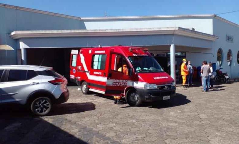 Bombeiros levaram criana para a Santa Casa de So Sebastio do Paraso