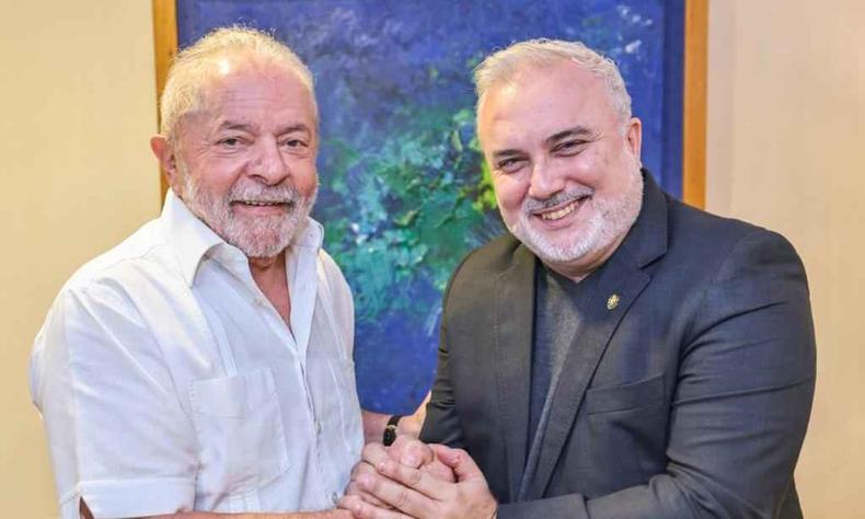 Jean Paul integrou o gabinete de transição e foi um dos coordenadores do grupo técnico de Minas e Energia(foto: Twitter/Reprodução) Lula e Jean Paul
