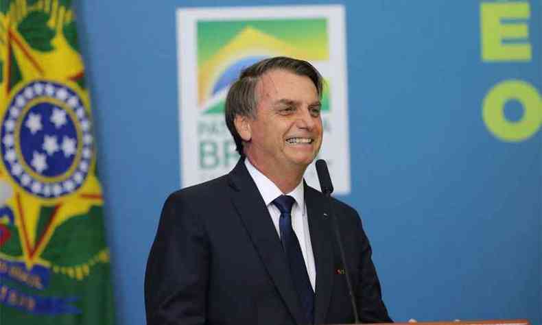Bolsonaro modificou o texto para impedir a compra de fuzis, por exemplo(foto: Fabio Rodrigues Pozzebom/Agncia Brasil )