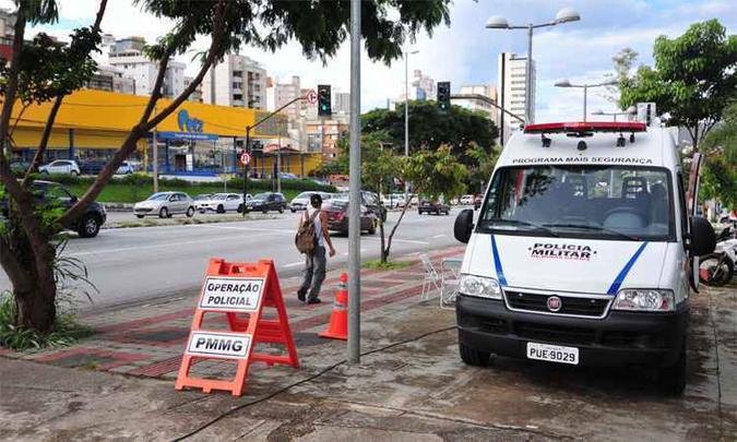 Extensão do horário das bases móveis, que começaria pela manhã e avançaria uma hora na madrugada, é uma das apostas para reduzir índices. Vans devem chegar também à Grande BH (foto: Gladyston Rodrigues/EM/DA Press) Extensão do horário das bases móveis, que começaria pela manhã e avançaria uma hora na madrugada, é uma das apostas para reduzir índices. Vans devem chegar também à Grande BH (foto: Gladyston Rodrigues/EM/DA Press)
