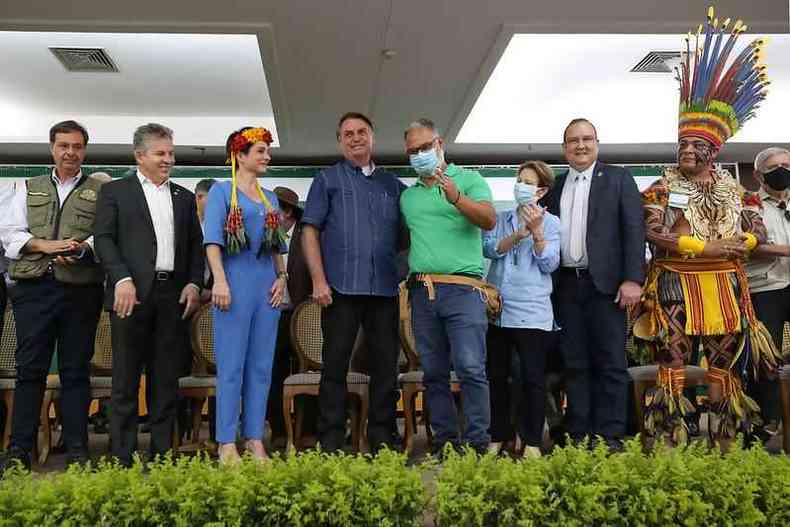 Bolsonaro teve encontro com grupos indgenas em Cuiab(foto: Isac Nbrega/PR)