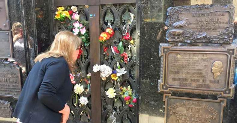 Em Buenos Aires, Evita Perón descansa no jazigo da família no cemitério da Recoleta(foto: Carlos Altman/EM/D.A Press) Em Buenos Aires, Evita Perón descansa no jazigo da família no cemitério da Recoleta(foto: Carlos Altman/EM/D.A Press)