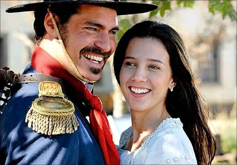 Thiago Lacerda e Marjorie Estiano em O tempo e o vento, atra��o no Canal Brasil (foto: Canal Brasil/divulga��o)